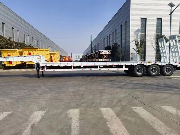 3 Axle 80 Tons Lowbed Semi Trailer For Sale